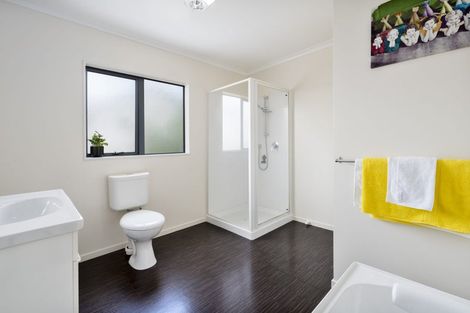 Photo of property in 6 Newfound Way, Glen Eden, Auckland, 0602