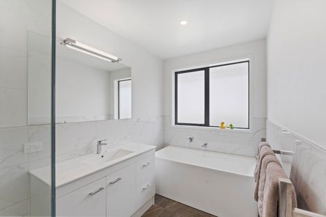 Photo of property in 12 Morepork Drive, Waikanae, 5036