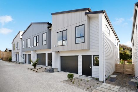 Photo of property in 30a/1 Tirimoana Road, Te Atatu South, Auckland, 0602