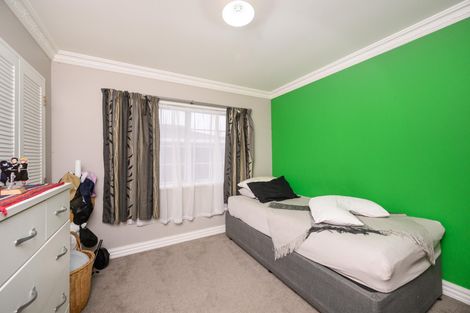 Photo of property in 6 Grange Place, Milson, Palmerston North, 4414