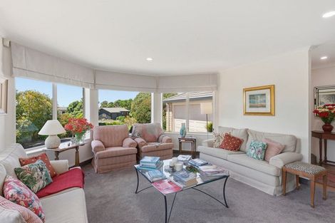 Photo of property in 10 Barrett Drive, Waikanae Beach, Waikanae, 5036