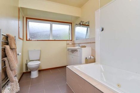 Photo of property in 12 Currey Crescent, Milford, Auckland, 0620