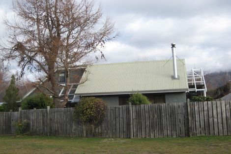 Photo of property in 1 Kowhai Drive, Wanaka, 9305