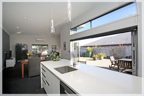 Photo of property in 28 Andrews Street, Foxton Beach, Foxton, 4815