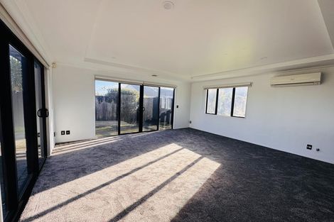 Photo of property in 69 Royal Oak Drive, Kelvin Grove, Palmerston North, 4414