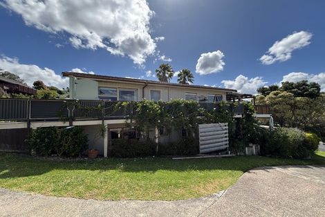 Photo of property in 63 Elliston Crescent, Stanmore Bay, Whangaparaoa, 0932