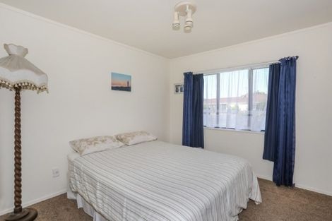 Photo of property in 6 Riverside Drive, Waiuku, 2123
