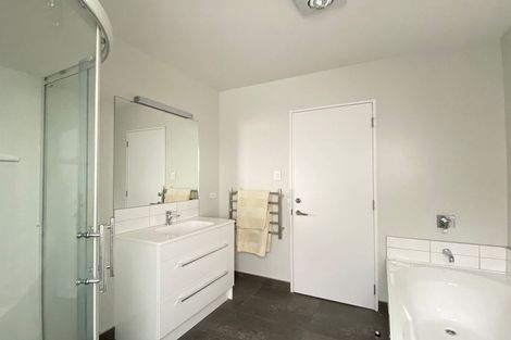 Photo of property in 38 Menin Gate Crescent, Broomfield, Christchurch, 8042