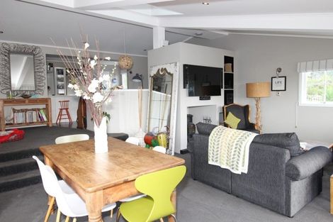 Photo of property in 11 River Road, Red Beach, 0932