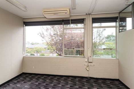 Photo of property in 135 Lincoln Road, Addington, Christchurch, 8024