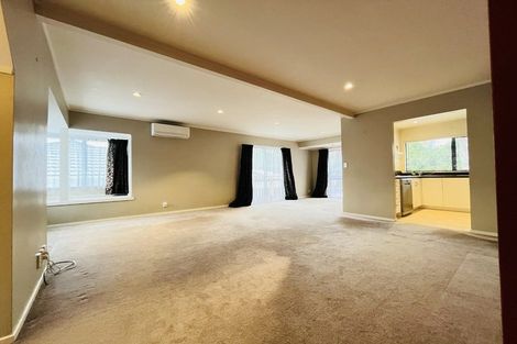 Photo of property in 2/4 Rakaia Rise, Clover Park, Auckland, 2019