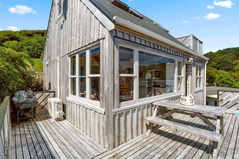 Photo of property in 32 Cluny Road, Plimmerton, Porirua, 5026