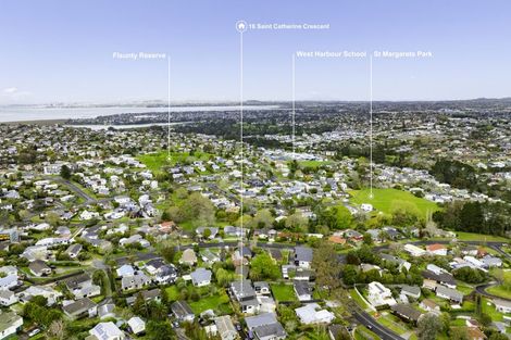Photo of property in 16 Saint Catherine Crescent, West Harbour, Auckland, 0618
