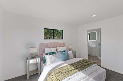 Photo of property in 19 Lasque Place, Glen Eden, Auckland, 0602