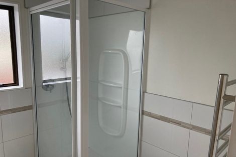 Photo of property in 26 Fernhaven Grove, Newlands, Wellington, 6037