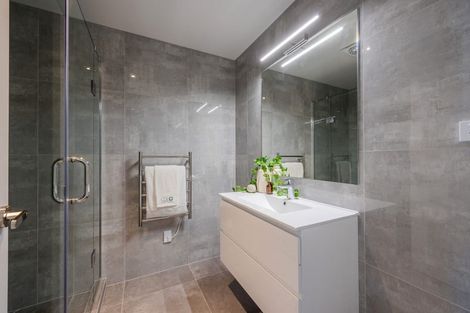 Photo of property in 4/5 Marsh Avenue, Forrest Hill, Auckland, 0620