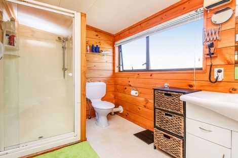 Photo of property in 74 Colwill Road, Massey, Auckland, 0614