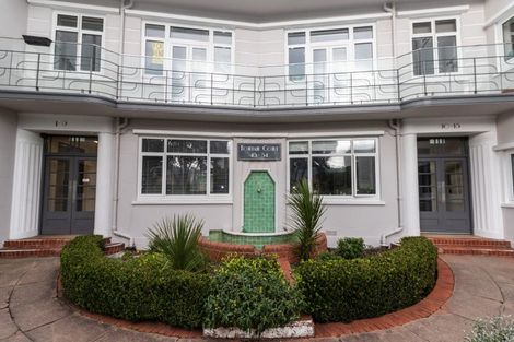 Photo of property in Fountain Court, 16/48u Oriental Parade, Oriental Bay, Wellington, 6011