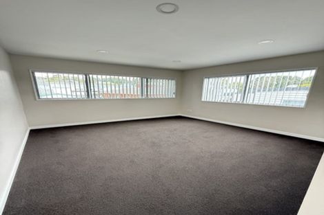 Photo of property in 4 Kearney Place, Massey, Auckland, 0614