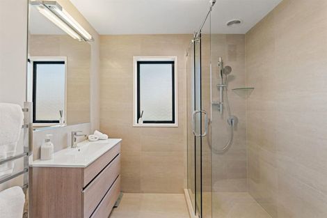 Photo of property in 2/33 Milford Road, Milford, Auckland, 0620