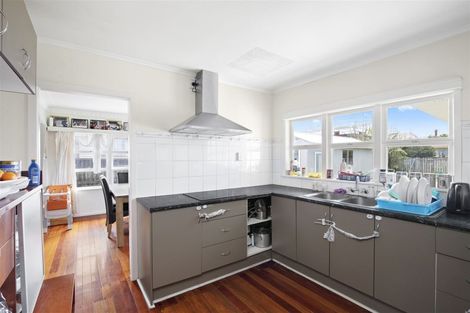Photo of property in 66 Mckenzie Road, Mangere Bridge, Auckland, 2022