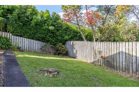 Photo of property in 2/546 Glenfield Road, Glenfield, Auckland, 0629
