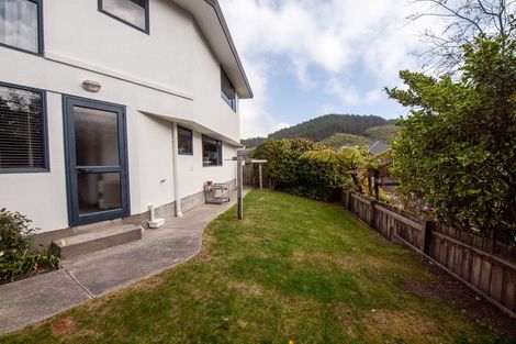 Photo of property in 6 Myers Grove, Churton Park, Wellington, 6037