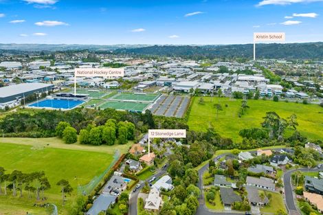 Photo of property in 12 Stonedge Lane, Rosedale, Auckland, 0632
