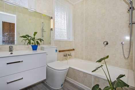 Photo of property in 24 Mountain Road, Morningside, Whangarei, 0110