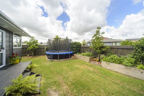 Photo of property in 97 Hillcrest Drive, Kelvin Grove, Palmerston North, 4414