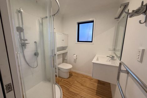 Photo of property in 2 Ebrington Place, Strandon, New Plymouth, 4312