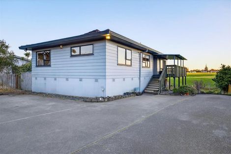 Photo of property in 70 De Quincey Terrace, Highland Park, Auckland, 2010