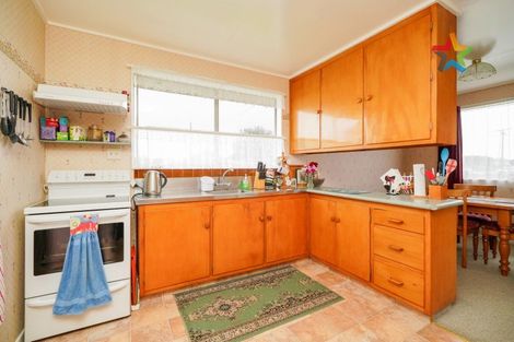 Photo of property in 49 Mauchline Street, Wallacetown, 9816