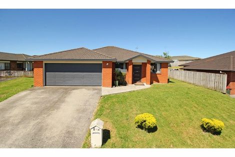 Photo of property in 122 Naylors Drive, Mangere, Auckland, 2022