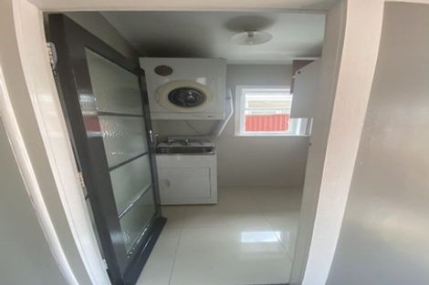 Photo of property in 5 Hallberry Road, Mangere East, Auckland, 2024