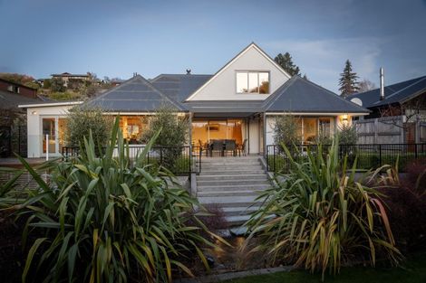 Photo of property in 12 Sycamore Place, Wanaka, 9305