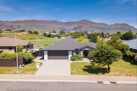 Photo of property in 128 Kings Drive, Wanaka, 9305