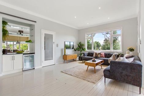 Photo of property in 36 Matapouri Road, Mangere Bridge, Auckland, 2022