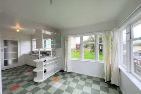 Photo of property in 84 Roberts Road, Te Atatu South, Auckland, 0610