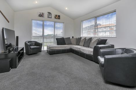 Photo of property in 9 Karika Place, Massey, Auckland, 0614