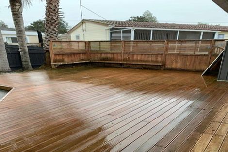 Photo of property in 1/85 Eskdale Road, Birkdale, Auckland, 0626