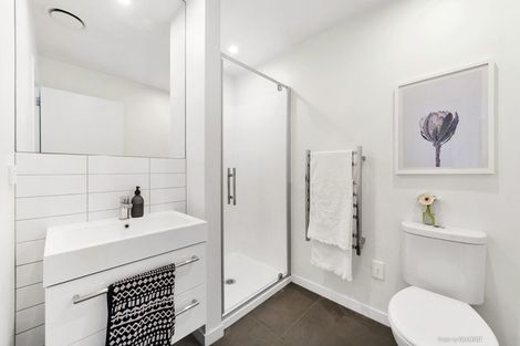 Photo of property in 2u7 Stone Street, Miramar, Wellington, 6022