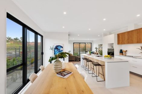 Photo of property in 1 Cambie Avenue, Red Beach, 0932