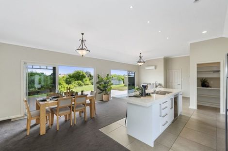 Photo of property in 162 Saint James Drive, Huntington, Hamilton, 3210