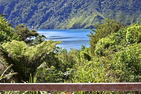 Photo of property in 3215 Archers Road, Tennyson Inlet, 7195