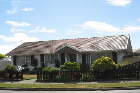 Photo of property in 7 Royal Park Drive, Parklands, Christchurch, 8083
