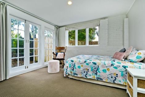 Photo of property in 123 Millbrook Road, Sunnyvale, Auckland, 0612