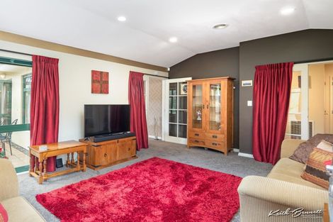 Photo of property in 16 Carlow Grove, Birchville, Upper Hutt, 5018