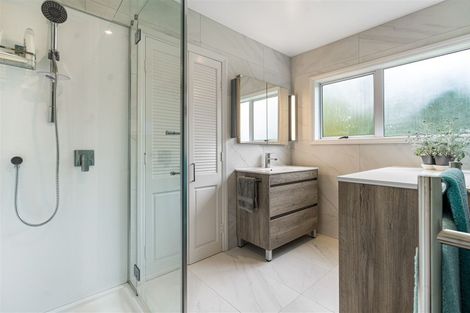 Photo of property in 1/18 Coroglen Avenue, Birkenhead, Auckland, 0626