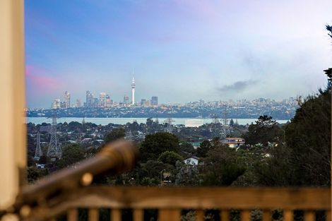 Photo of property in 317 Don Buck Road, Massey, Auckland, 0614